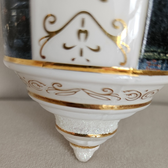 Thomas Kinkade Christmas Ball Ornament. Heirloom Ornament.#332973 - Picture 9 of 13